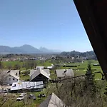 Pr' Hribar Ostanak kod kuće