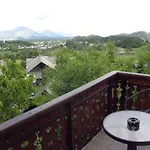 Pr' Hribar Ostanak kod kuće