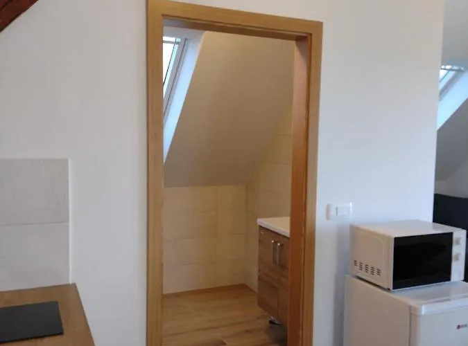 Pr' Hribar Nastanitev v družini *