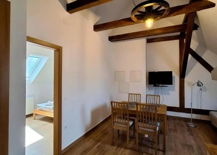 Pr' Hribar Nastanitev v družini *